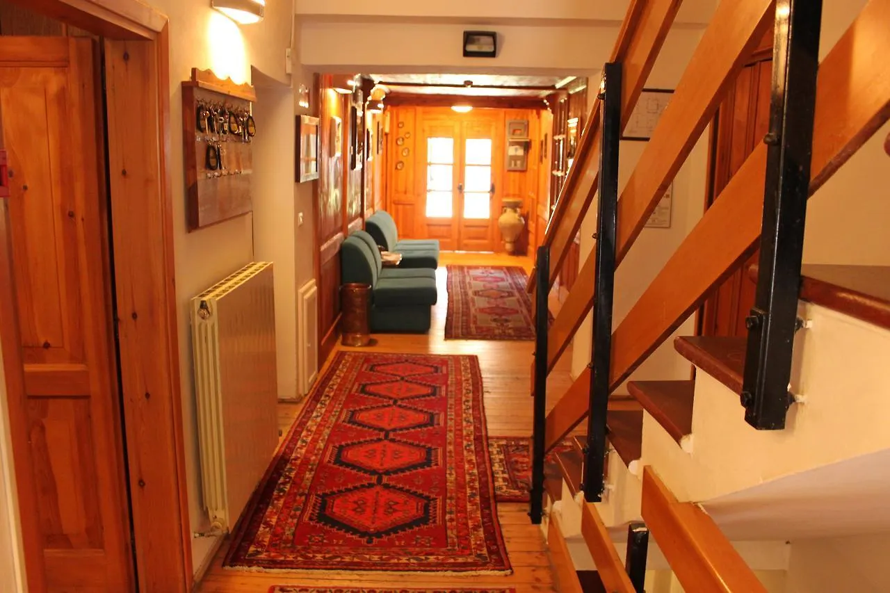 Hotel La Croce Abbadia San Salvator 3*,