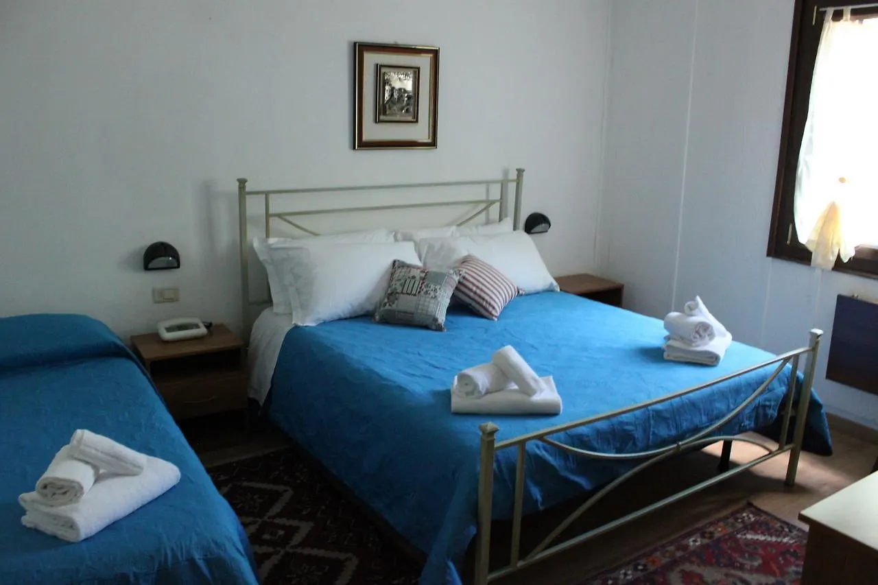 Hotel La Croce Abbadia San Salvator 3*,  Italy