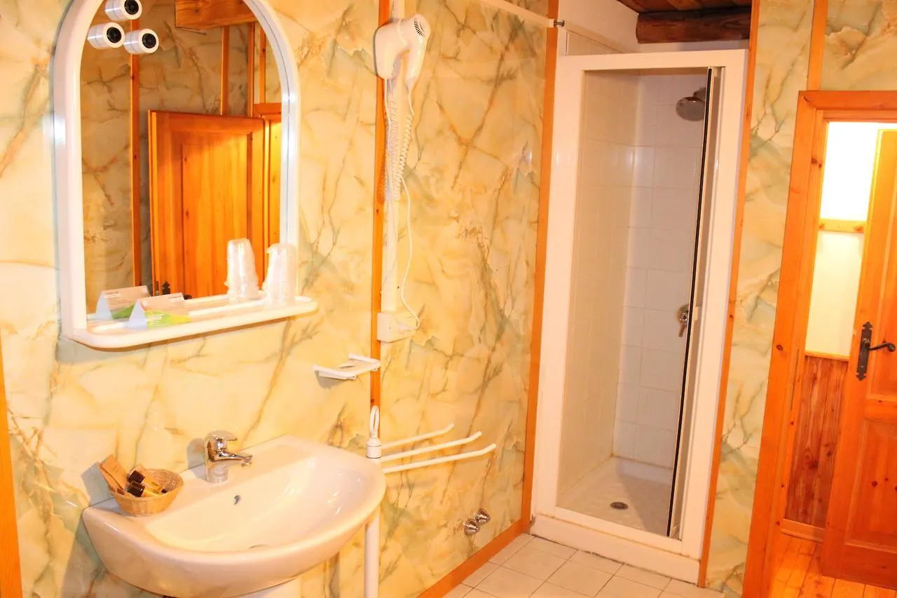 Hotel La Croce Abbadia San Salvator 3*,  Italy